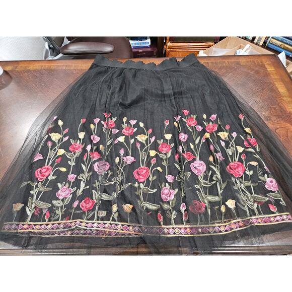 Mlle Gabrielle Floral Embroidered Tulle Sheer Mesh Balletcore Skirt Size XL - Picture 4 of 9